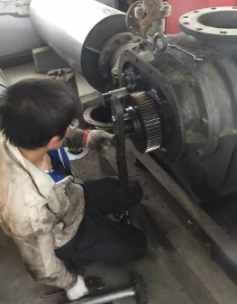 專業(yè)維修鼓風(fēng)機(jī)承接鼓羅茨風(fēng)機(jī)維修羅茨風(fēng)機(jī)維修業(yè)務(wù)_廣東春鼎環(huán)保科技有限公司